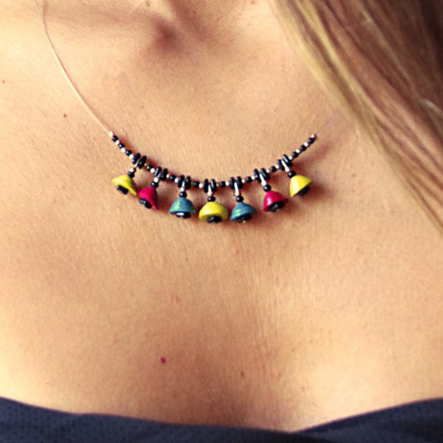 Collier 7 clochettes de papier