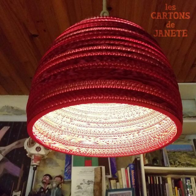 Grande cloche rouge